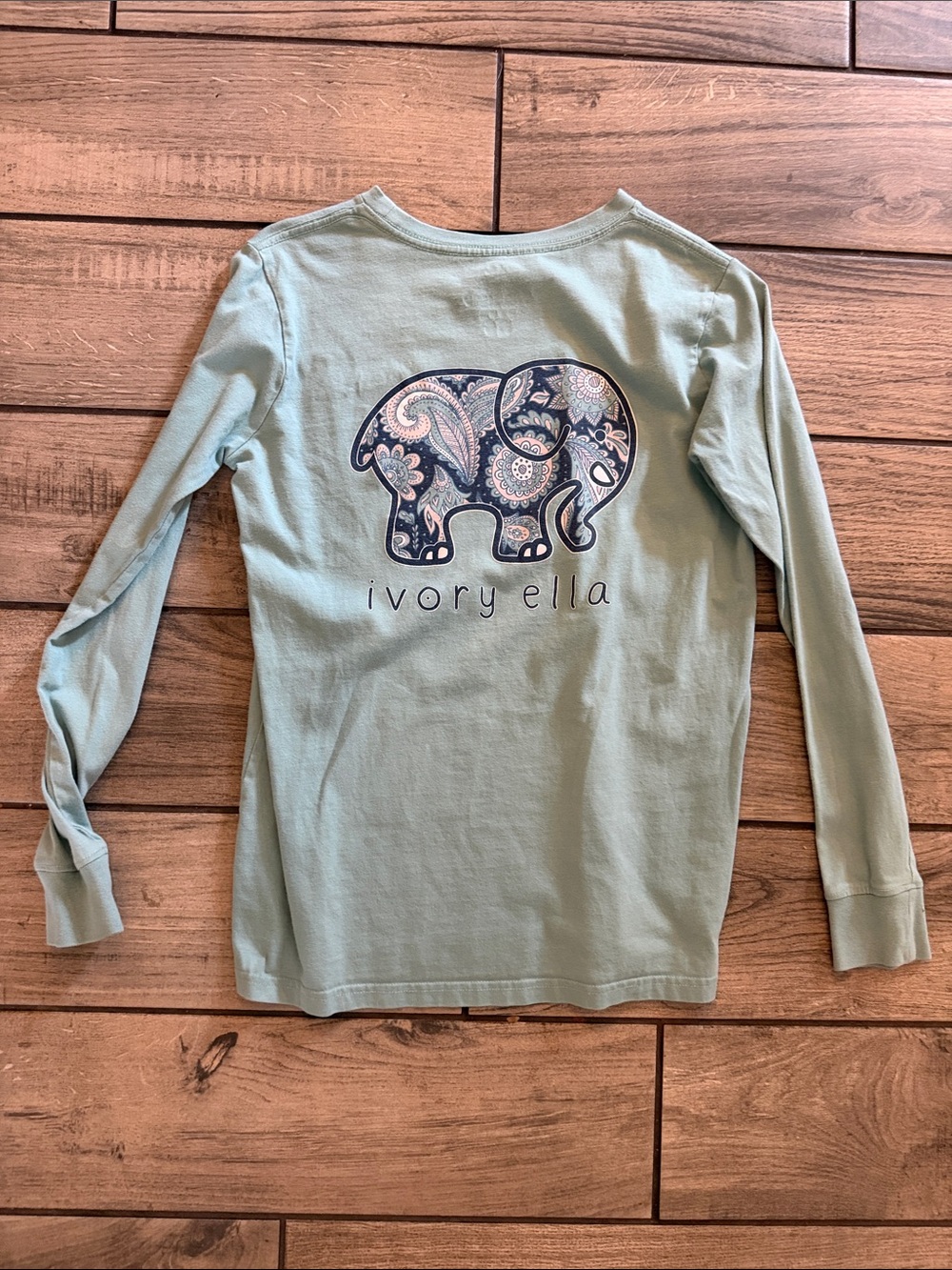 ivory ella women’s Long Sleeve Tee with Patterned Elephant